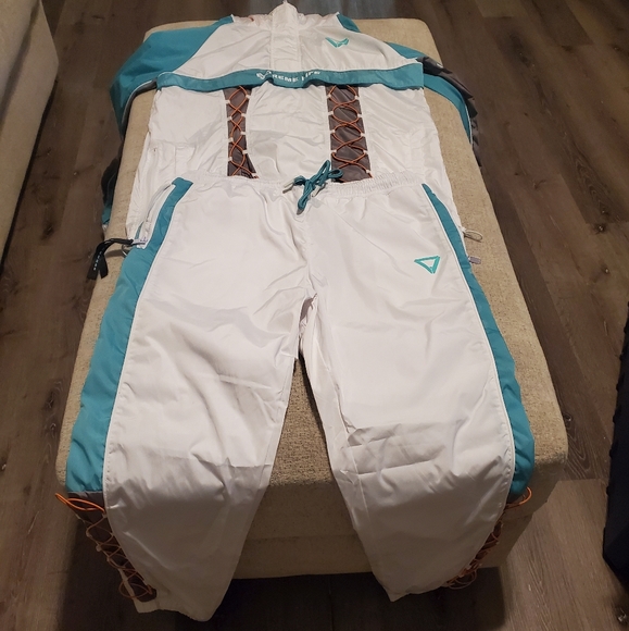 Jogging Set - Picture 5 of 5